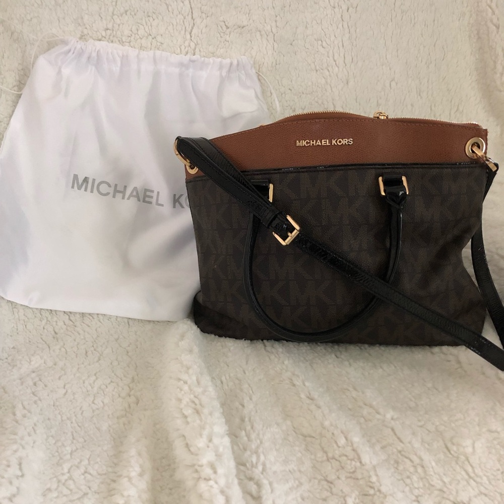 MICHAEL KORS purse with original duster bag!